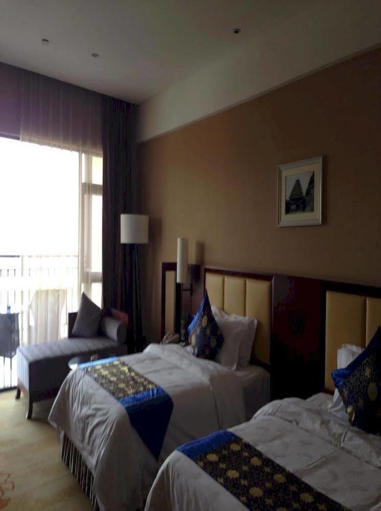 Liuzhou Sanjiangxian Dongxiangguo Hotel Exterior foto
